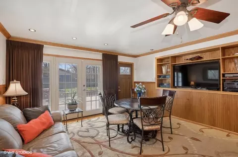 Dining - 301 Brookwood Dr, Olympia Fields, IL 60461 photo 3 of 3