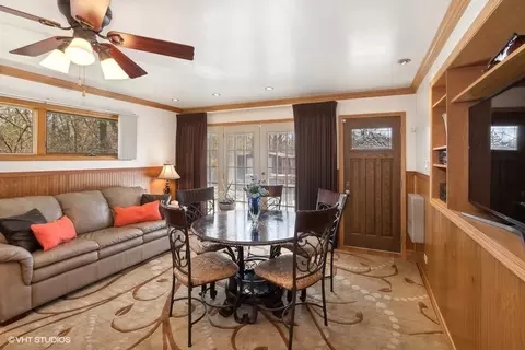 Dining - 301 Brookwood Dr, Olympia Fields, IL 60461 photo 2 of 3