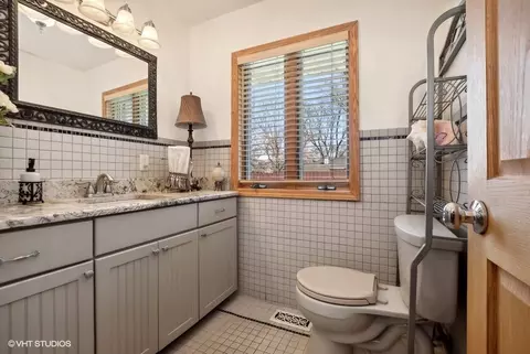 Bath - 301 Brookwood Dr, Olympia Fields, IL 60461 photo 1 of 4