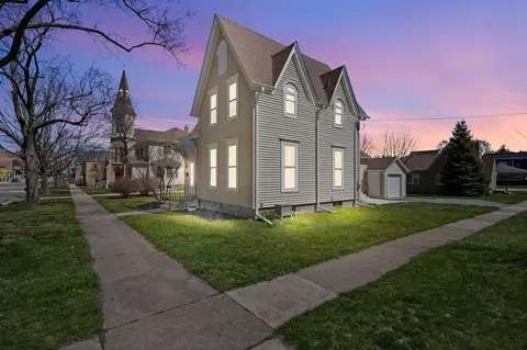 230 Somonauk St, Sycamore, IL 60178