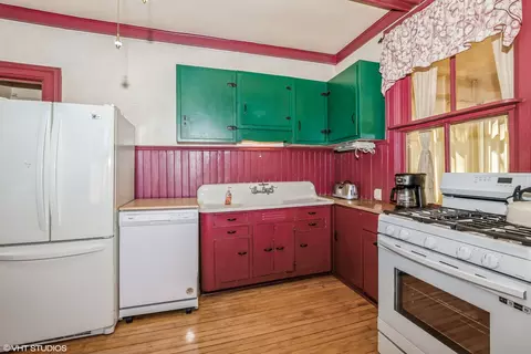 Kitchen - 1727 W 100th St, Chicago, IL 60643 photo 2 of 2