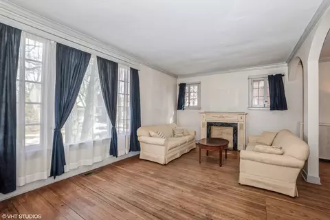 Living - 1727 W 100th St, Chicago, IL 60643 photo 1 of 4