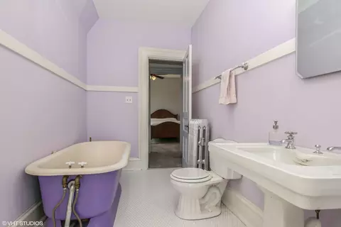 Bath - 1727 W 100th St, Chicago, IL 60643 photo 2 of 2