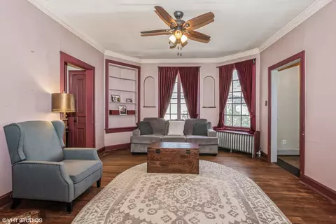 Living - 1727 W 100th St, Chicago, IL 60643 photo 3 of 4