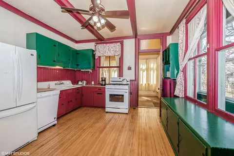 Kitchen - 1727 W 100th St, Chicago, IL 60643 photo 1 of 2