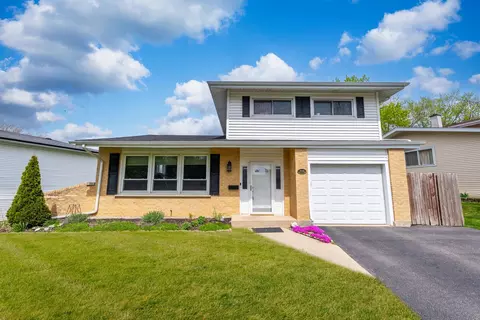 216 June Ln, Lombard, IL 60148