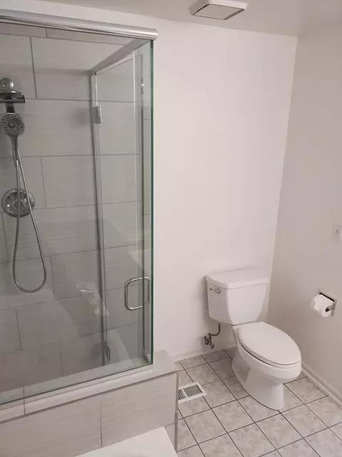 Bath - 1305 Nutmeg Ct #A, Mount Prospect, IL 60056 photo 3 of 4