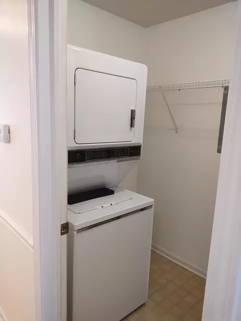 Other - 1305 Nutmeg Ct #A, Mount Prospect, IL 60056 photo 7 of 11