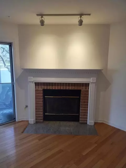 Living - 1305 Nutmeg Ct #A, Mount Prospect, IL 60056 photo 2 of 2
