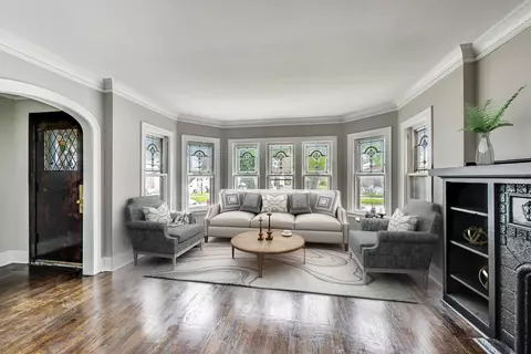 Living - 733 E 88th St, Chicago, IL 60619 photo 1 of 2