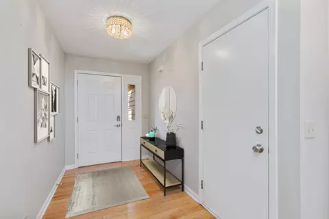 Entry Way - 1508 Arbor Ln, Elgin, IL 60123 photo 1 of 2