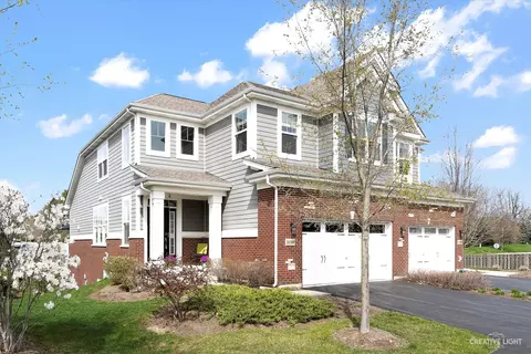 3 S S586 S Breme Dr W, Warrenville, IL 60555