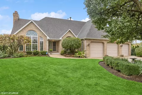 10705 Chaucer Dr, Willow Springs, IL 60480