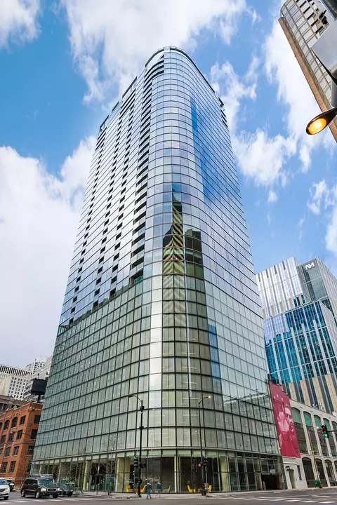 600 N Fairbanks Ct #3802, Chicago, IL 60611