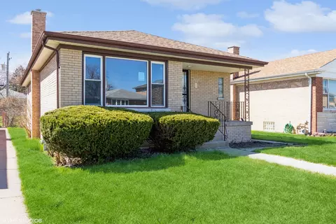 384 Luella Ave, Calumet City, IL 60409