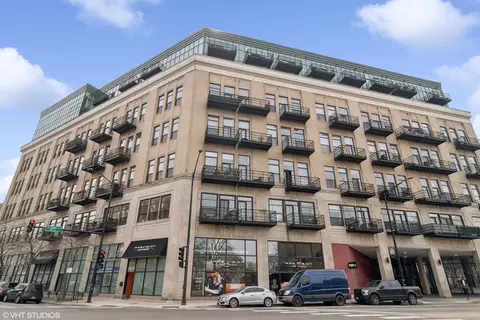 1645 W Ogden Ave #611, Chicago, IL 60612