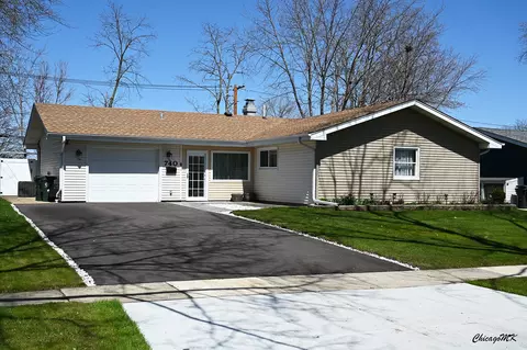 740 Alcoa Ln, Hoffman Estates, IL 60169