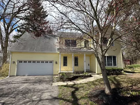 4003 Burton Trl, Crystal Lake, IL 60014