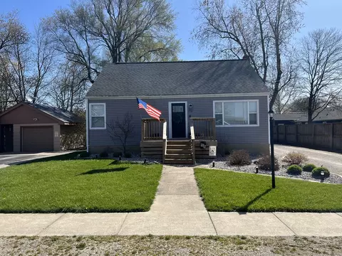 712 N Sangamon Ave, Gibson City, IL 60936