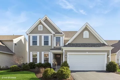 8214 Mourning Dove Ct, Woodridge, IL 60517