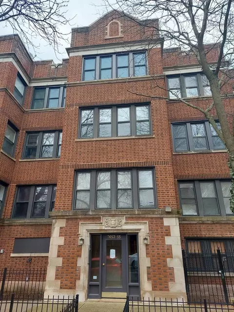 7653 N Bosworth Ave #A1, Chicago, IL 60626