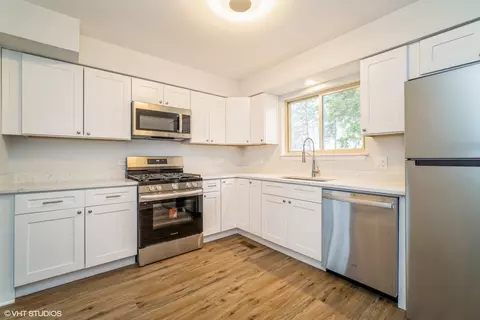 1515 Mohawk Trl, Wheeling, IL 60090 photo 8
