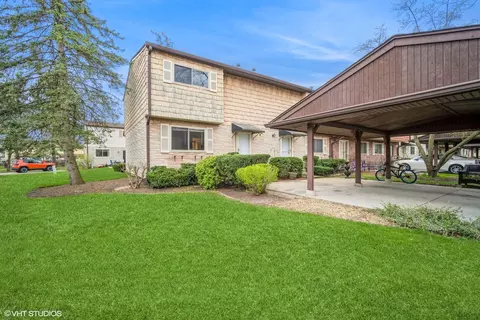 1515 Mohawk Trl, Wheeling, IL 60090