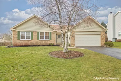 1911 Birch Ln, Mchenry, IL 60051