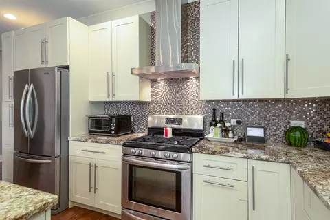 Kitchen - 2153 N Stave St, Chicago, IL 60647 photo 2 of 5