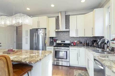 Kitchen - 2153 N Stave St, Chicago, IL 60647 photo 4 of 5