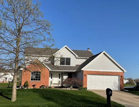 36 Prenzler Dr, Bloomington, IL 61704
