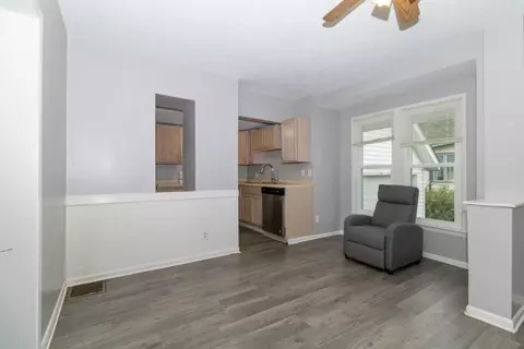 Living - 2015 E Jackson St, Bloomington, IL 61701 photo 2 of 5
