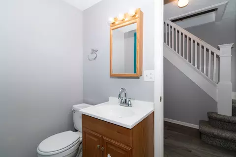 Entry Way - 2015 E Jackson St, Bloomington, IL 61701 photo 2 of 2