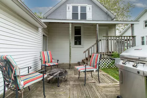 Exterior - 2015 E Jackson St, Bloomington, IL 61701 photo 5 of 6