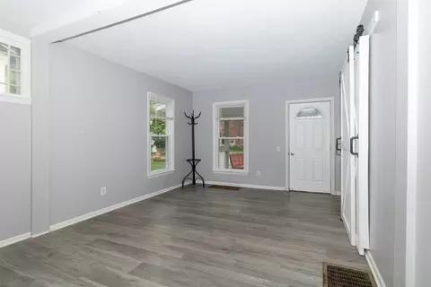 Living - 2015 E Jackson St, Bloomington, IL 61701 photo 4 of 5