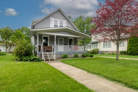 Exterior - 2015 E Jackson St, Bloomington, IL 61701 photo 6 of 6