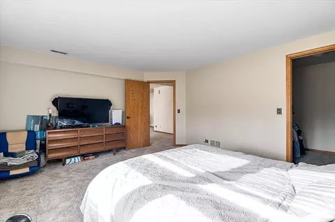 Bedroom - 2313 Bluejay Trl, Elgin, IL 60123 photo 7 of 8