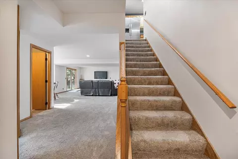 Entry Way - 2313 Bluejay Trl, Elgin, IL 60123 photo 2 of 2