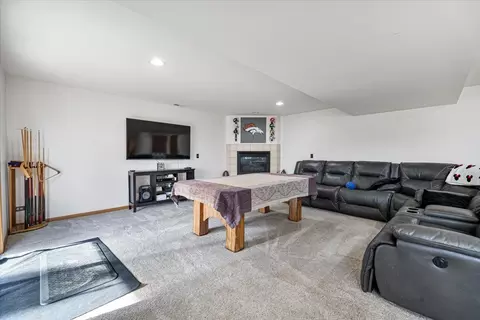 Living - 2313 Bluejay Trl, Elgin, IL 60123 photo 5 of 7