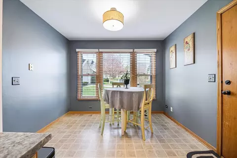 Dining - 2313 Bluejay Trl, Elgin, IL 60123 photo 1 of 3