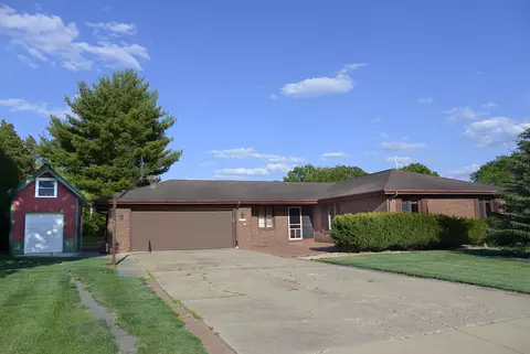 2494 Cedar Crest Dr, Ottawa, IL 61350
