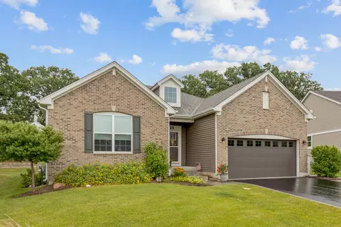 1125 Black Cherry Dr, Crystal Lake, IL 60012