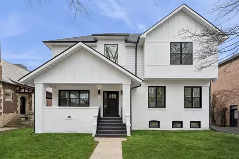 1639 W Rosehill Dr, Chicago, IL 60660