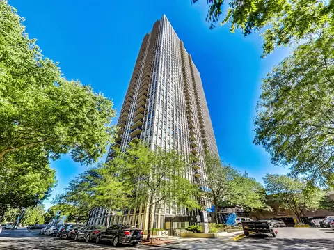 1660 N La Salle St #4206, Chicago, IL 60614