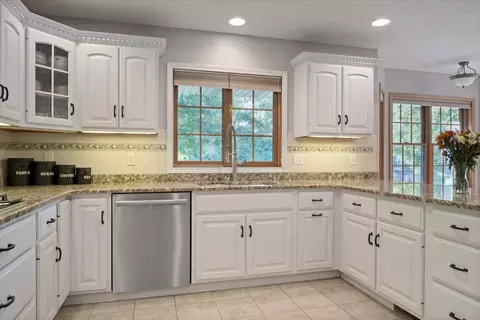 Kitchen - 9358 Abbey Way, Downs, IL 61736 photo 5 of 8