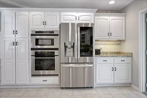 Kitchen - 9358 Abbey Way, Downs, IL 61736 photo 3 of 8