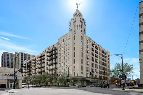 758 N Larrabee St #534, Chicago, IL 60654
