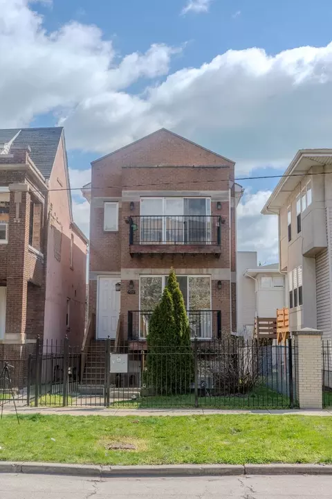 6133 S Ellis Ave #1, Chicago, IL 60637