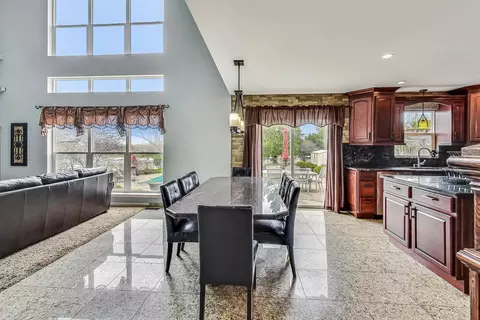 1810 Broadsmore Dr, Algonquin, IL 60102 photo 9