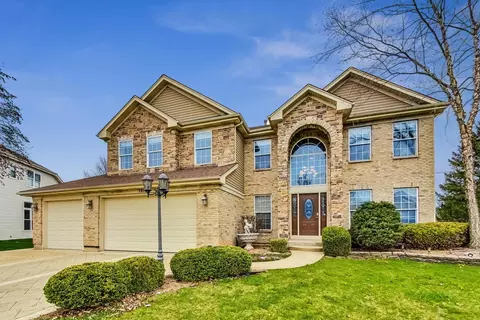 1810 Broadsmore Dr, Algonquin, IL 60102